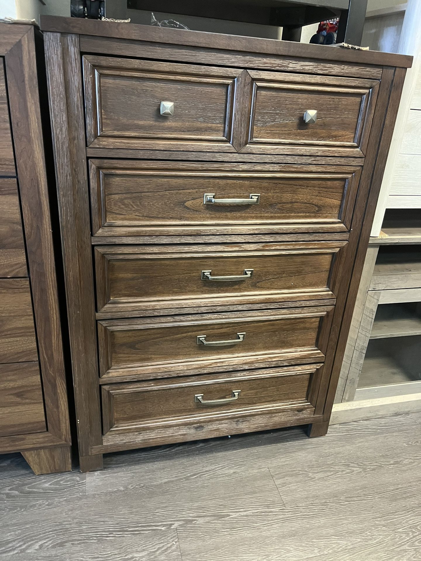 Beautiful Chest Only $259 🤩