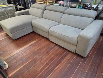 Ashley Mabton 3-Piece Dual Power Recliner Sectional Chaise