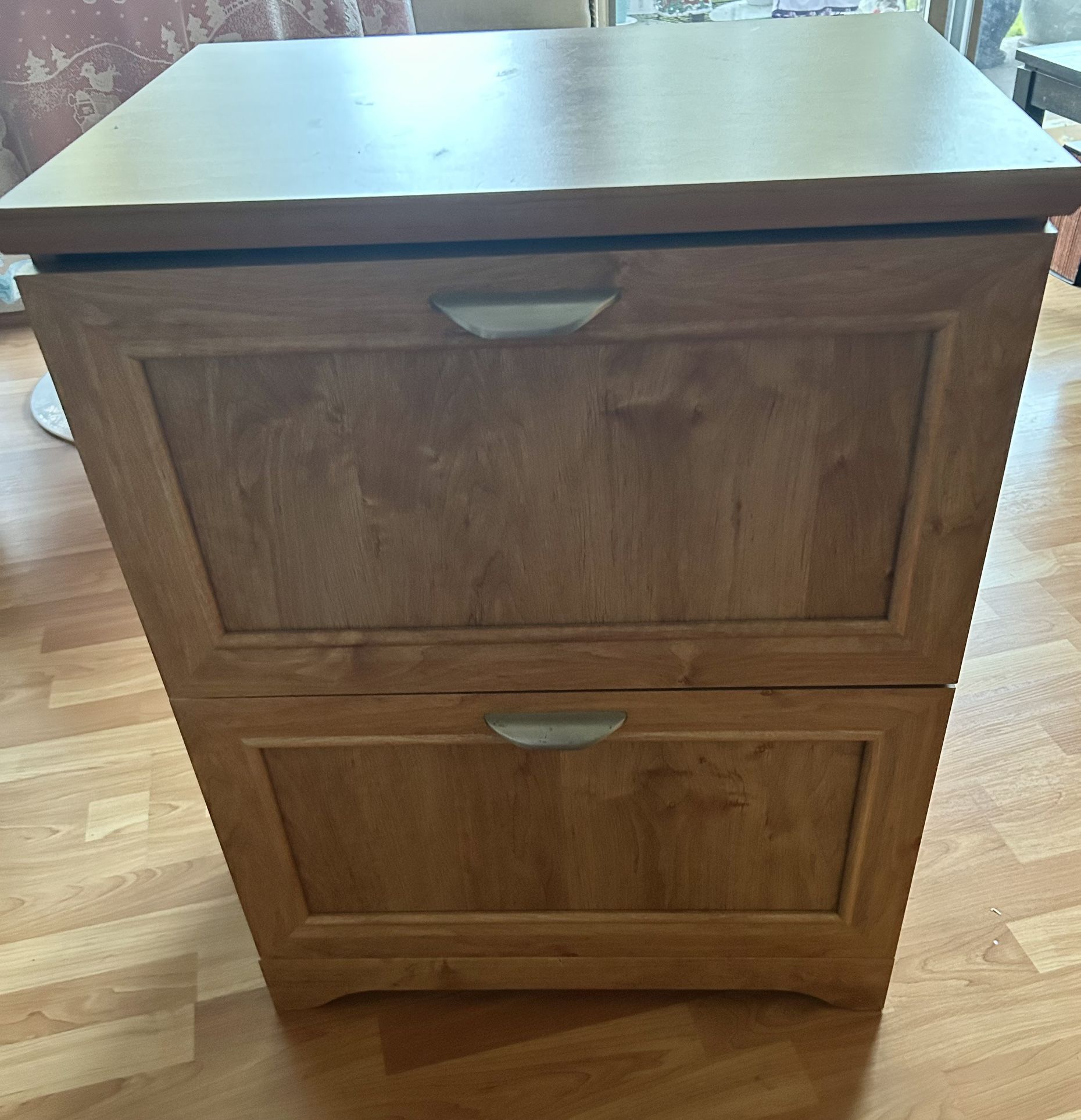 File Cabinet 24x30
