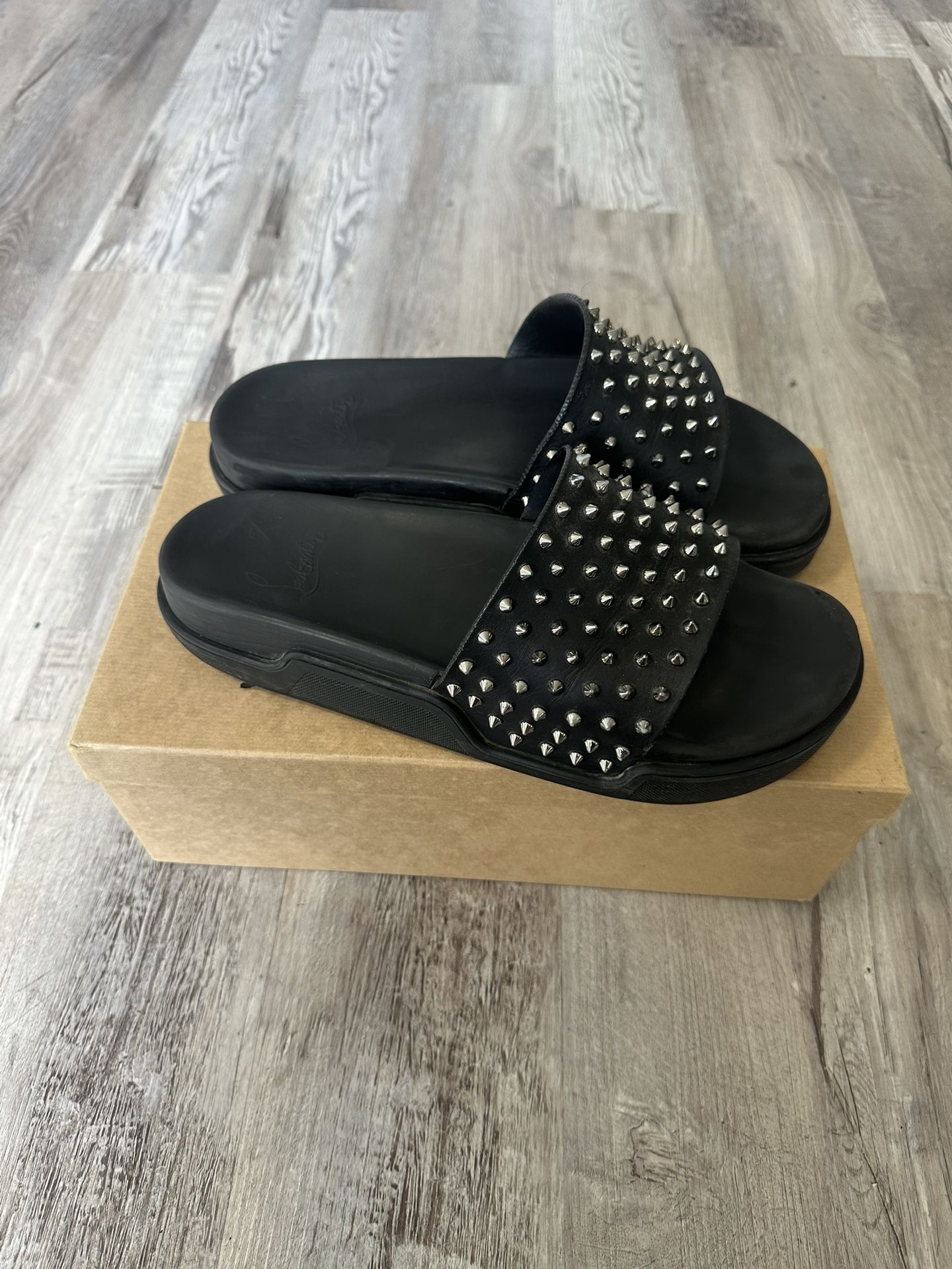 Christian Louboutin Pool Slides. Christian Louboutin Men main image 3