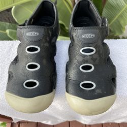 Keen Outdoor Water Shoes Hardly Worn-size 6
