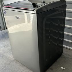 NICE MAYTAG WASHER 