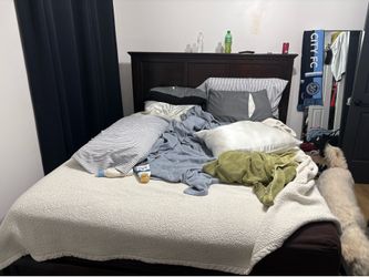 Queen size bed