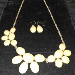 Flower Gold & Cream Bib Necklace and Earrings 