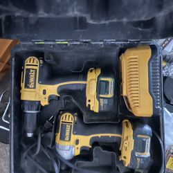 Dewalt Drills Set 18 Volt   Lithium Batteries 