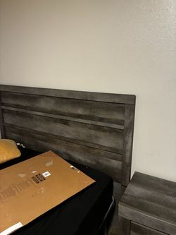 with the Chester and the headboard Full bedroom set with the Chester and the headboard