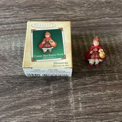 Hallmark Keepsake Ornament Classic Red Robin Hood 2004