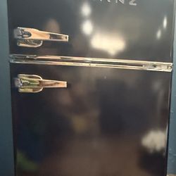 Galanz retro Mini Fridge 