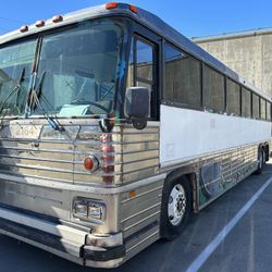 1993 MCI Bus