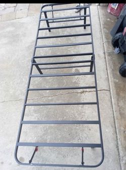 Metal twin size cot/bed