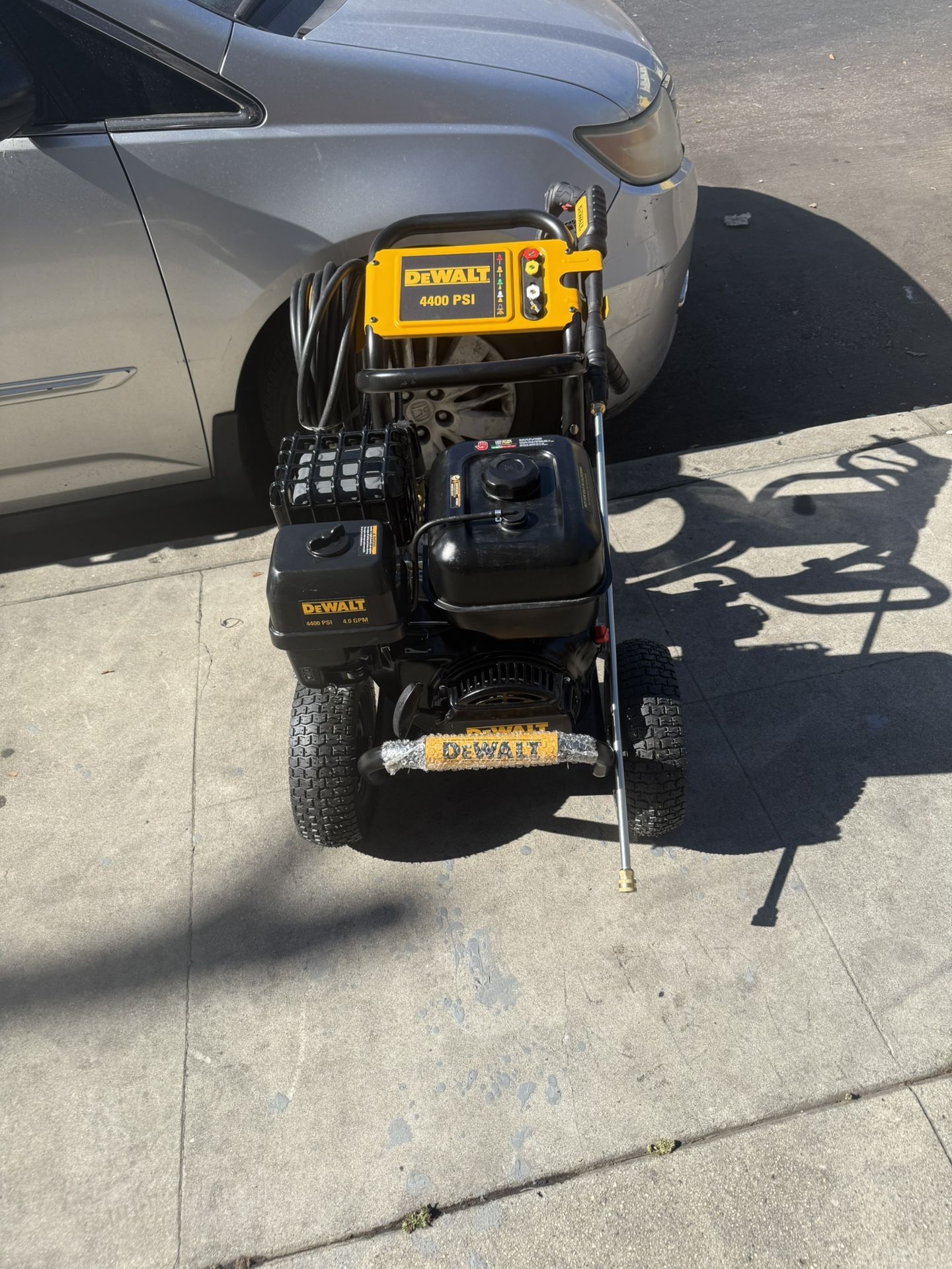 Dewalt 4400 Psi Pressure Washer Costumer Return To Home Depot As Is $599 Firm