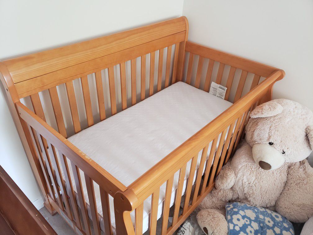 DaVinci Baby cribs with firm baby mattress