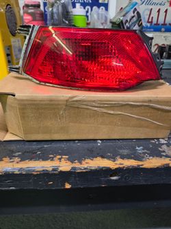 Jaguar Right Rear Bumper Fog Light 2017-2023 F-Pace lamp T4A17150. The condition is Used