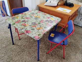 Kids Table and 2 Chairs
