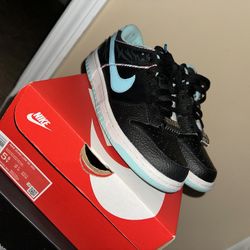 Mike Dunks Low SE GS Barbershop 