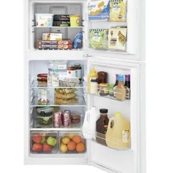 FRIDGIDAIRE 10.1 cu. ft.  White Counter Depth Refrigerator. 