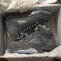 Air Jordan 5 Wolf Grey Size 4.5y / 5y / 7y / 8 / 8.5 / 9 / 10 / 10.5 / 12