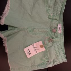 cute Short Size 27. brand new 