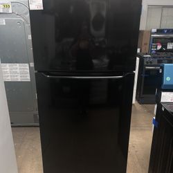 New! Frigidaire 18.3 Cu Ft Top Freezer 