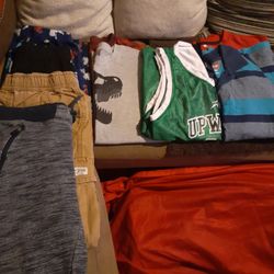 Very Nice BOYS.  SIZE 10/12. 10 PIECES NAMEBRAND CLOTHES BUNDLE 