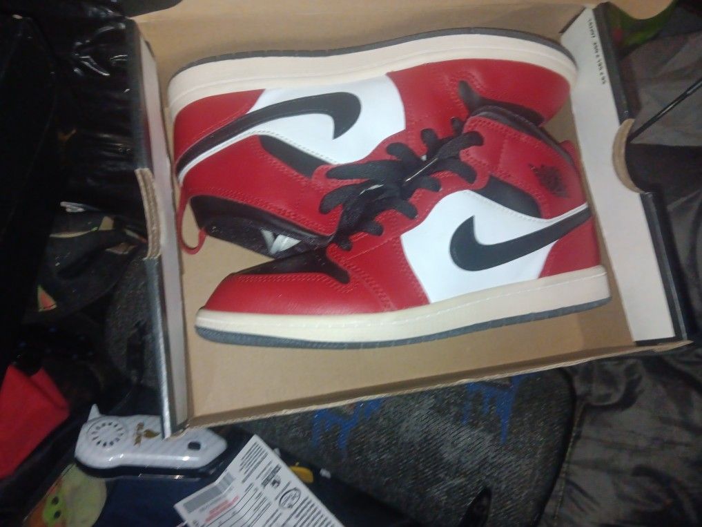 Jordan 1 Mid Size 3Y