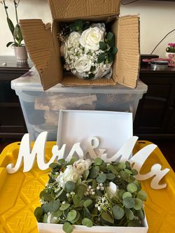 Mr&Mrs sign