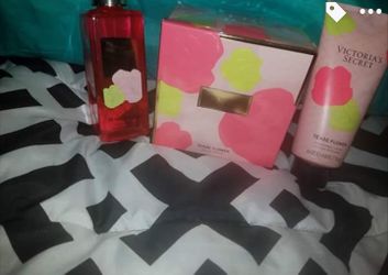 Victoria secret pink tease flower set