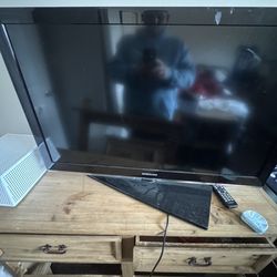 Samsung 42” With Remote