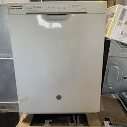 🔥 Sparkling Clean Dishes Every Time! Like-New GE Built-In Dishwasher for Sale 🔥