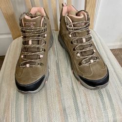 Sketchers Women’s Hiking Boots