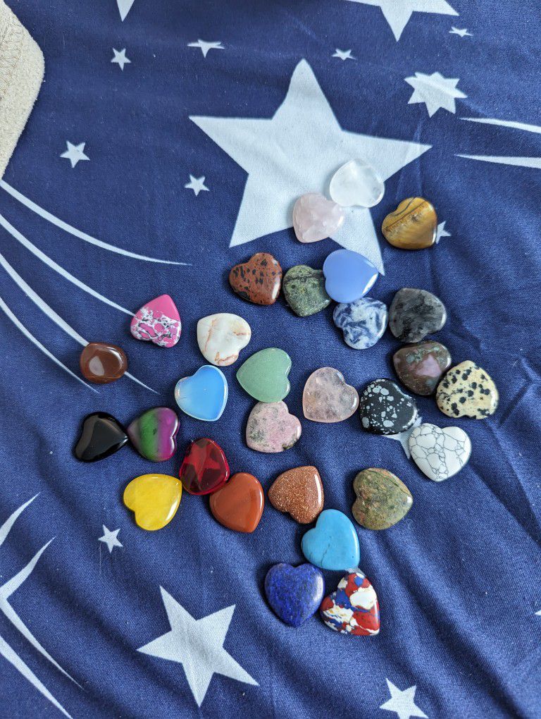 28 Heart Stones 💞 Total - Selling 1 @ $2.99, 2 @ $6.00