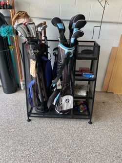 Men and women’s golf cubs