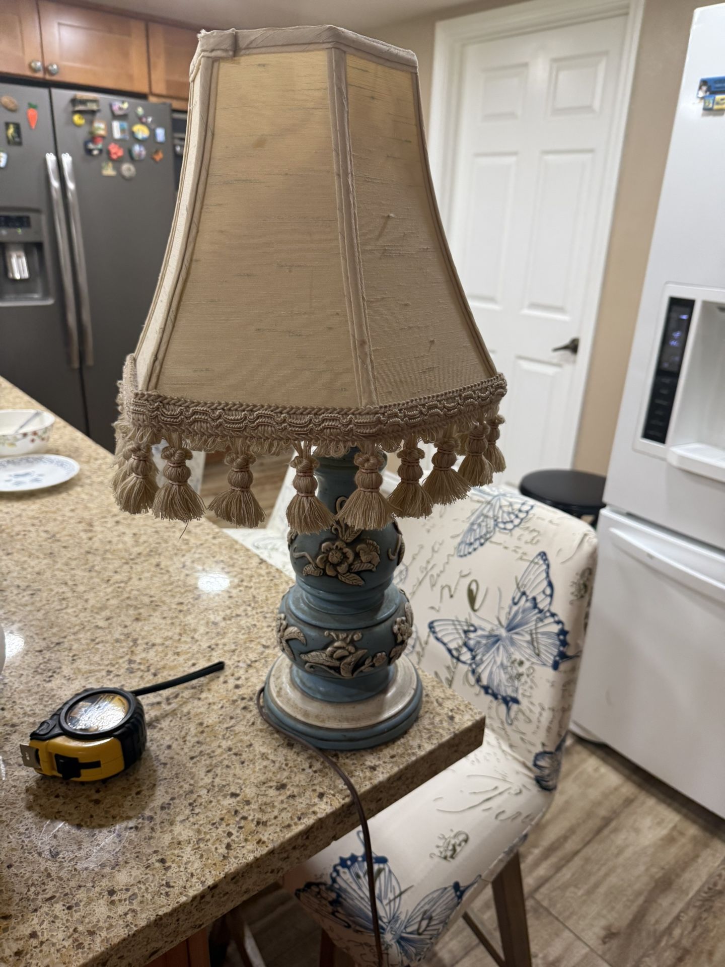 White Flowered Antique Lamp