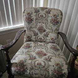 Chair Crewel Embroidered Tapestry, Solid Wood, Great Condition