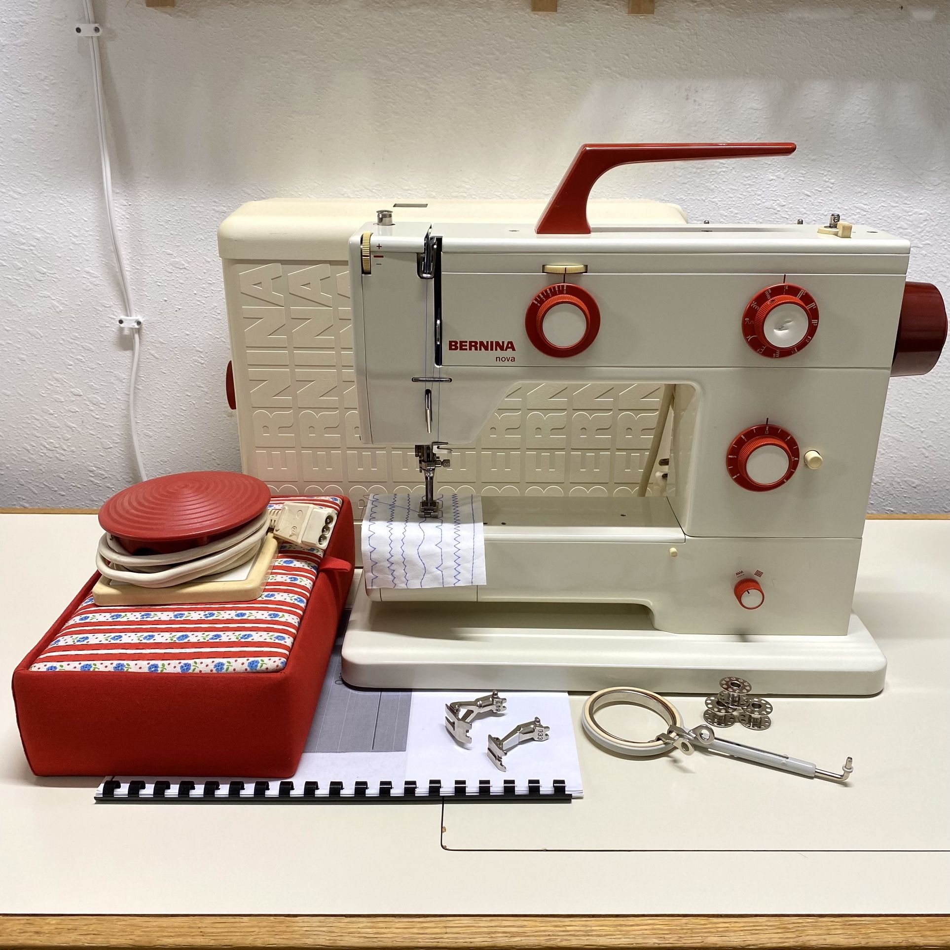 Bernina Nova 900 Free Arm Sewing Machine With Case