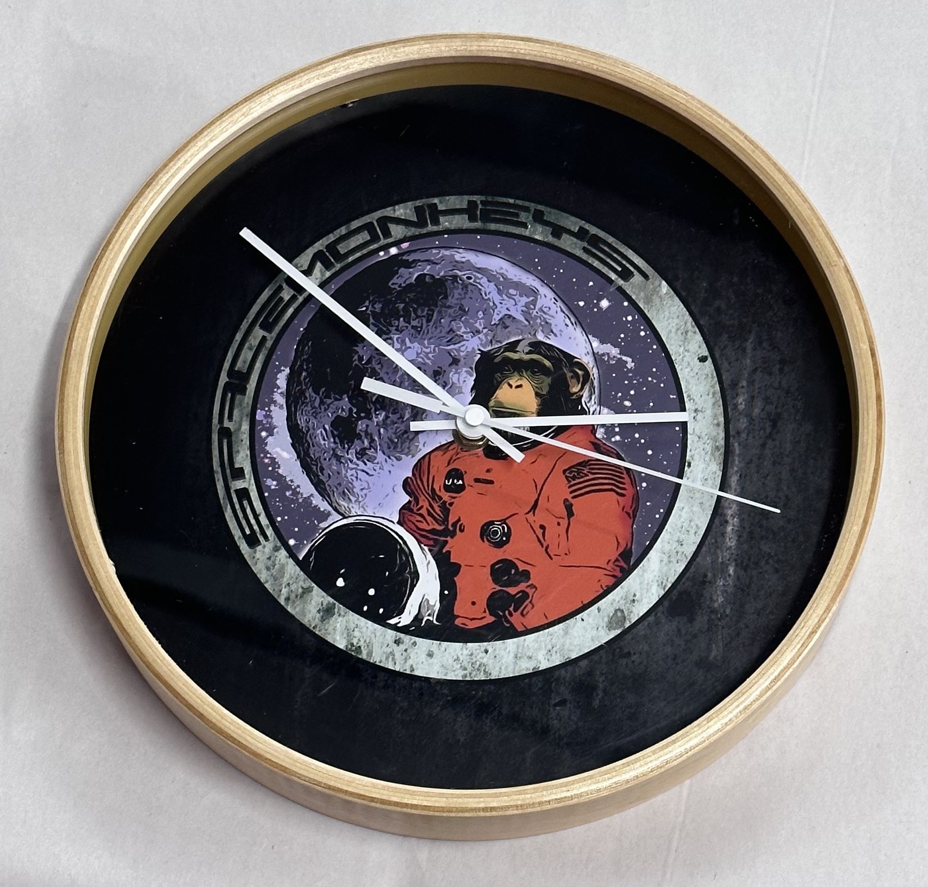 Rare Space Monkeys Astronaut Wooden Clock Natural Wood Earth Battery Operated