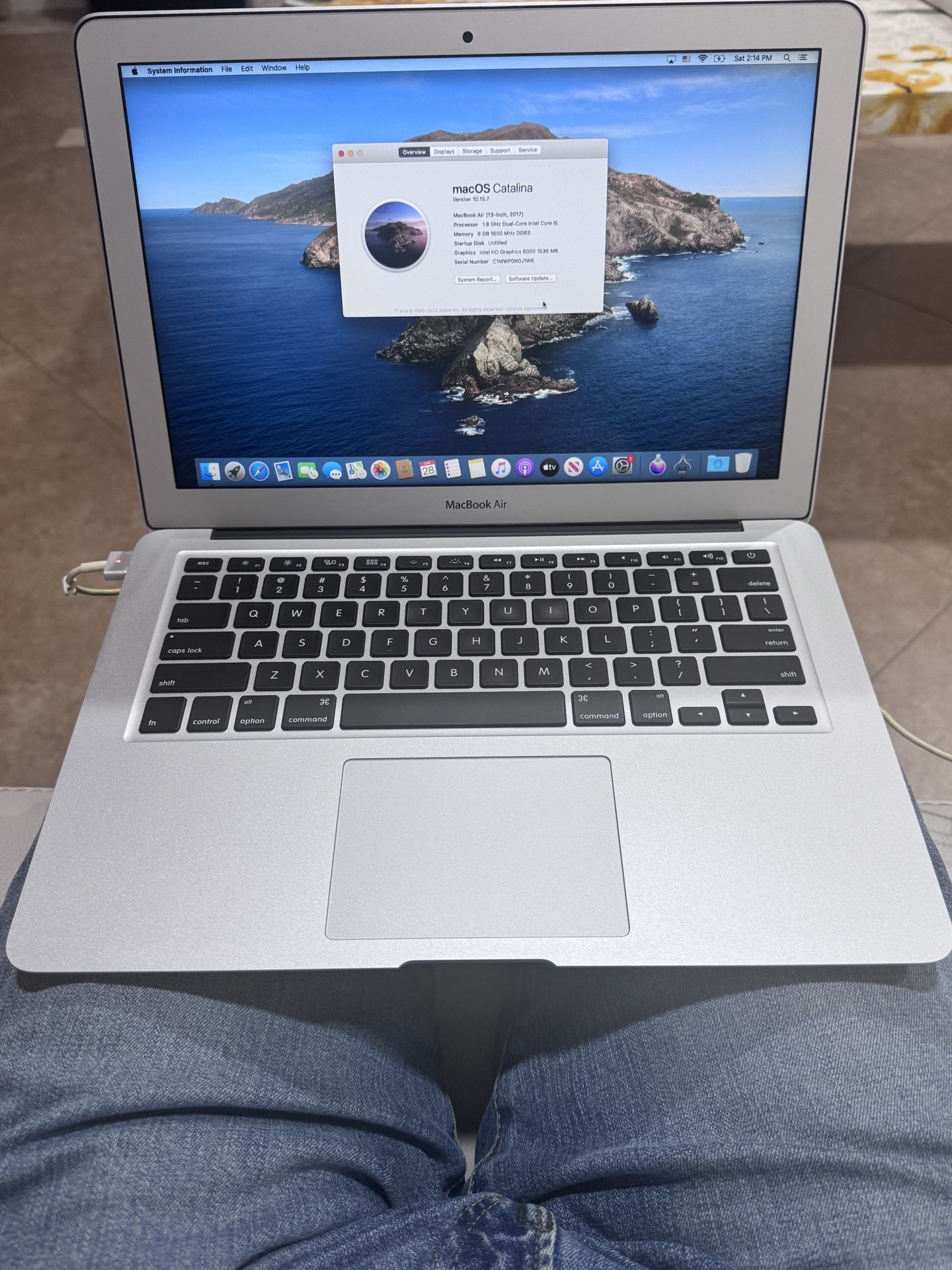 MacBook Air 13” 2017, 1.8 GHz Dual-Core intel Core i5, 8GB RAM, 128GB SSD