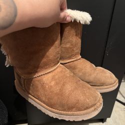 Uggs Size 1y 
