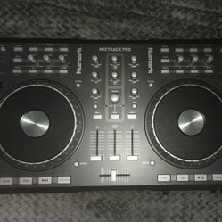 Numark Mixtrack Pro DJ software controller