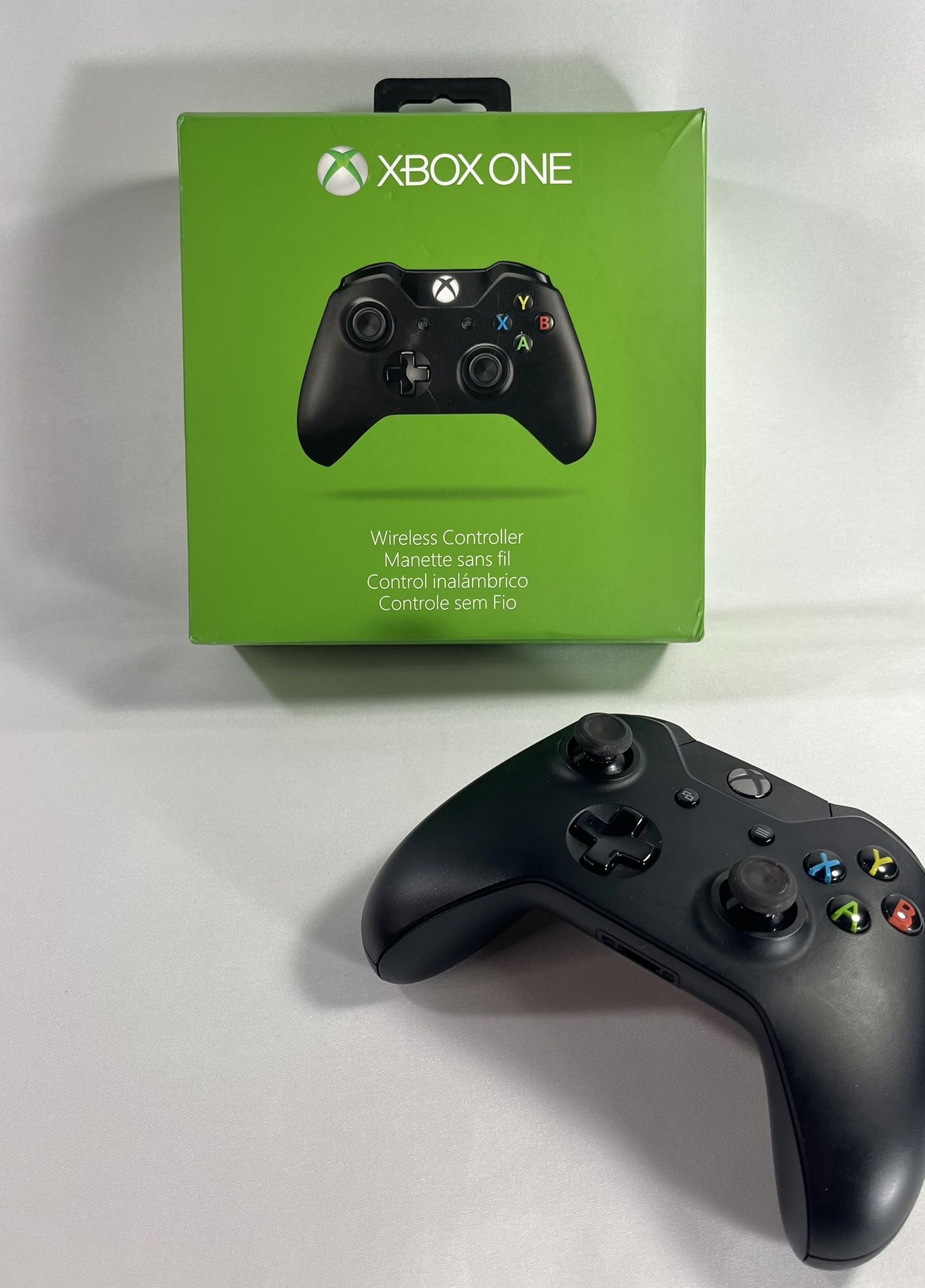 Microsoft Xbox One Wireless Controller #1537 Black with Original Box Tested
