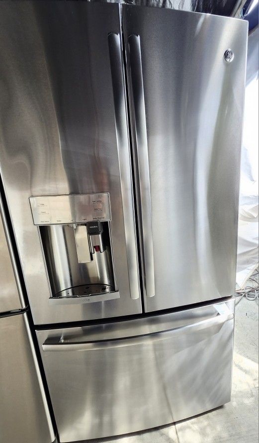 GE FRENCH DOOR STAINLESS STEEL REFRIGERATOR