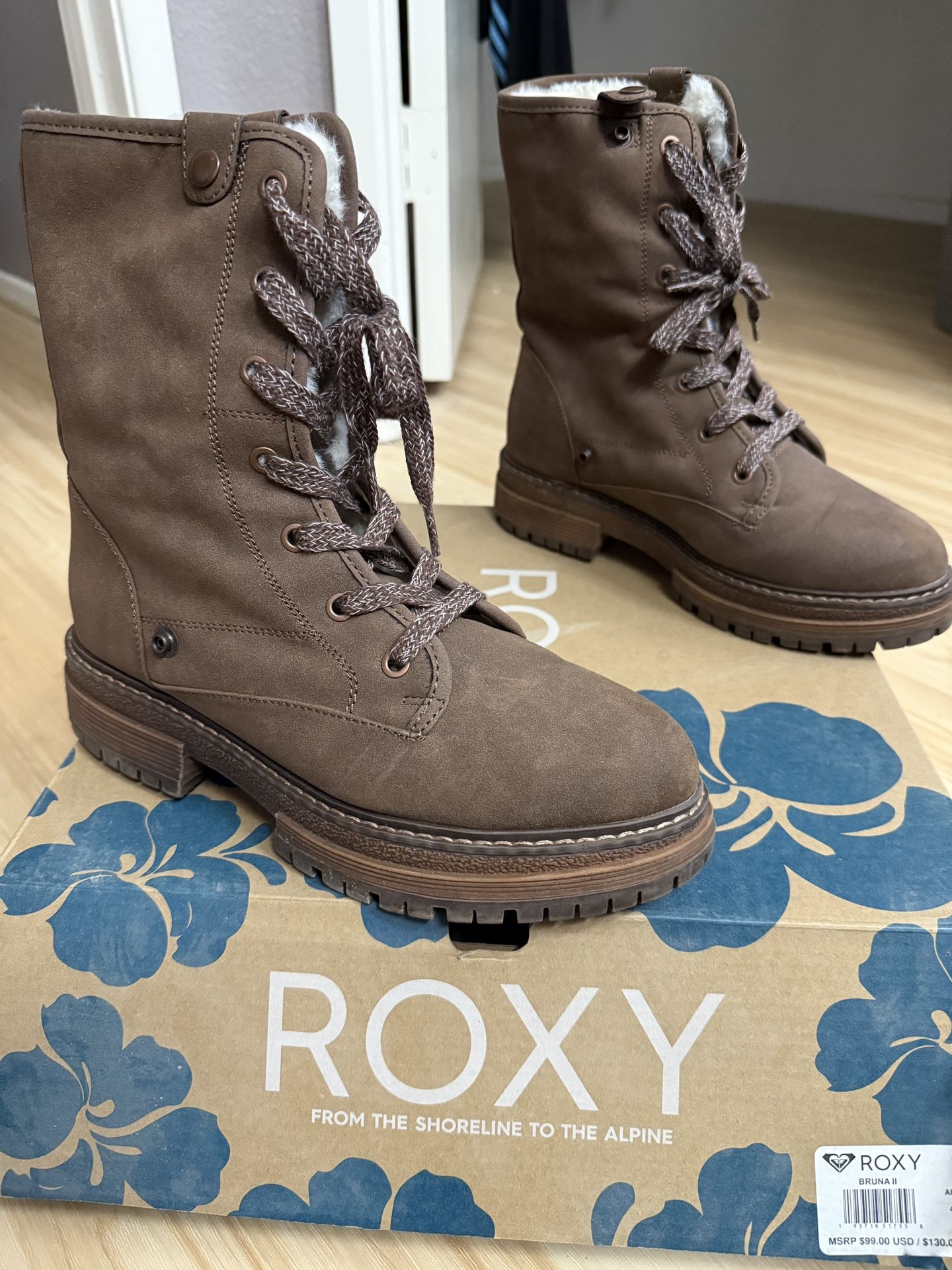 Like New Women’s Roxy Boots Size 8.5