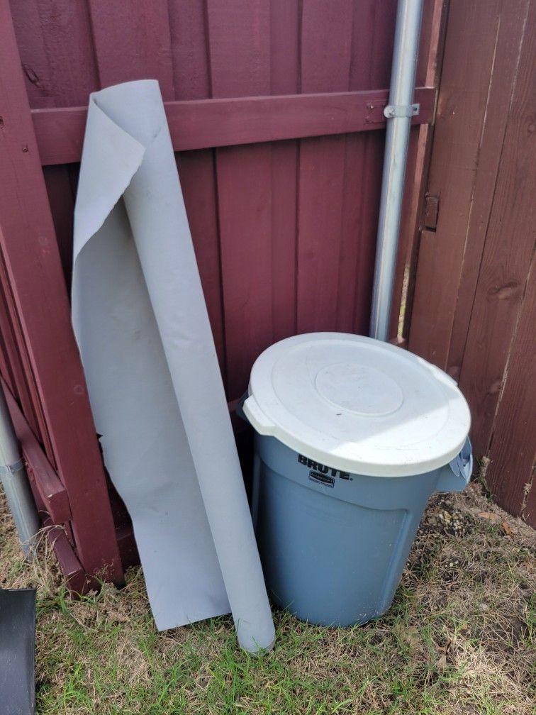 Garden Fabric Roll For Weeds. Trash Can