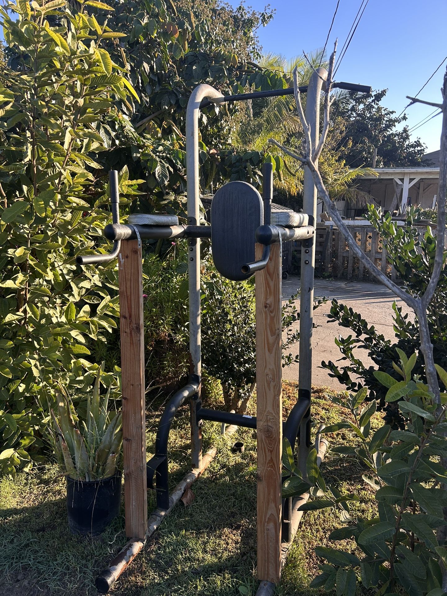 Pull Up bar And Punching Bag Stand 