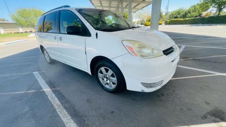 2004 Toyota Sienna LE