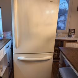 Kenmore Fridge/freezer