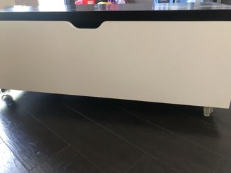 Coffee table / storage