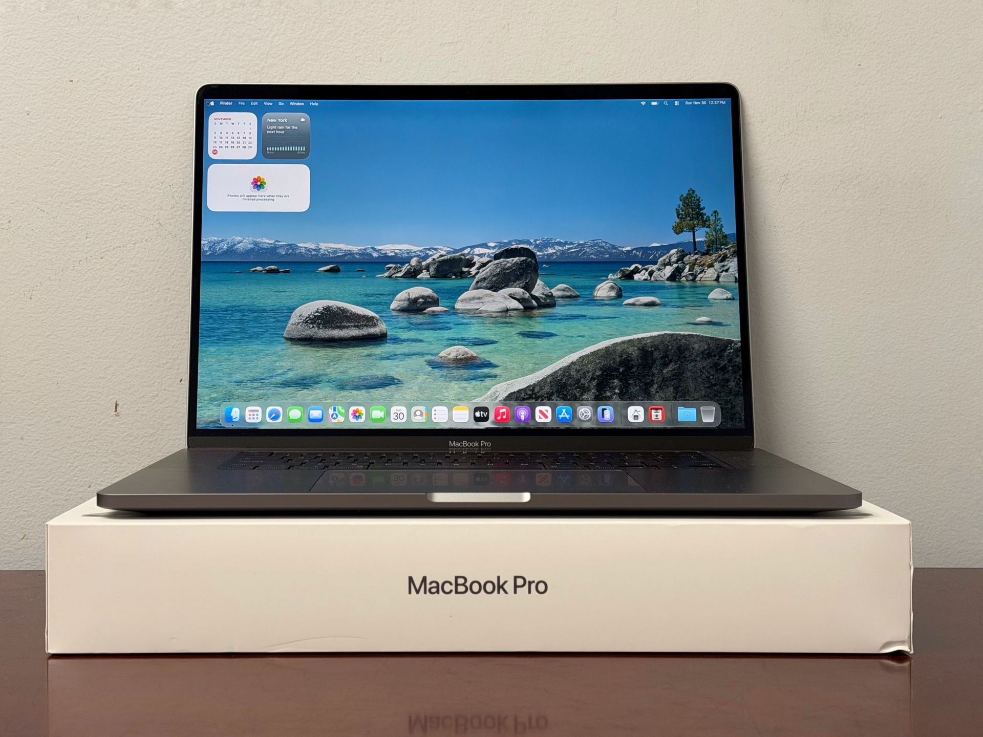 2019 Apple MacBook Pro i9 16”, 32 GB Ram w/ 2TB ssd *Brand NEW*