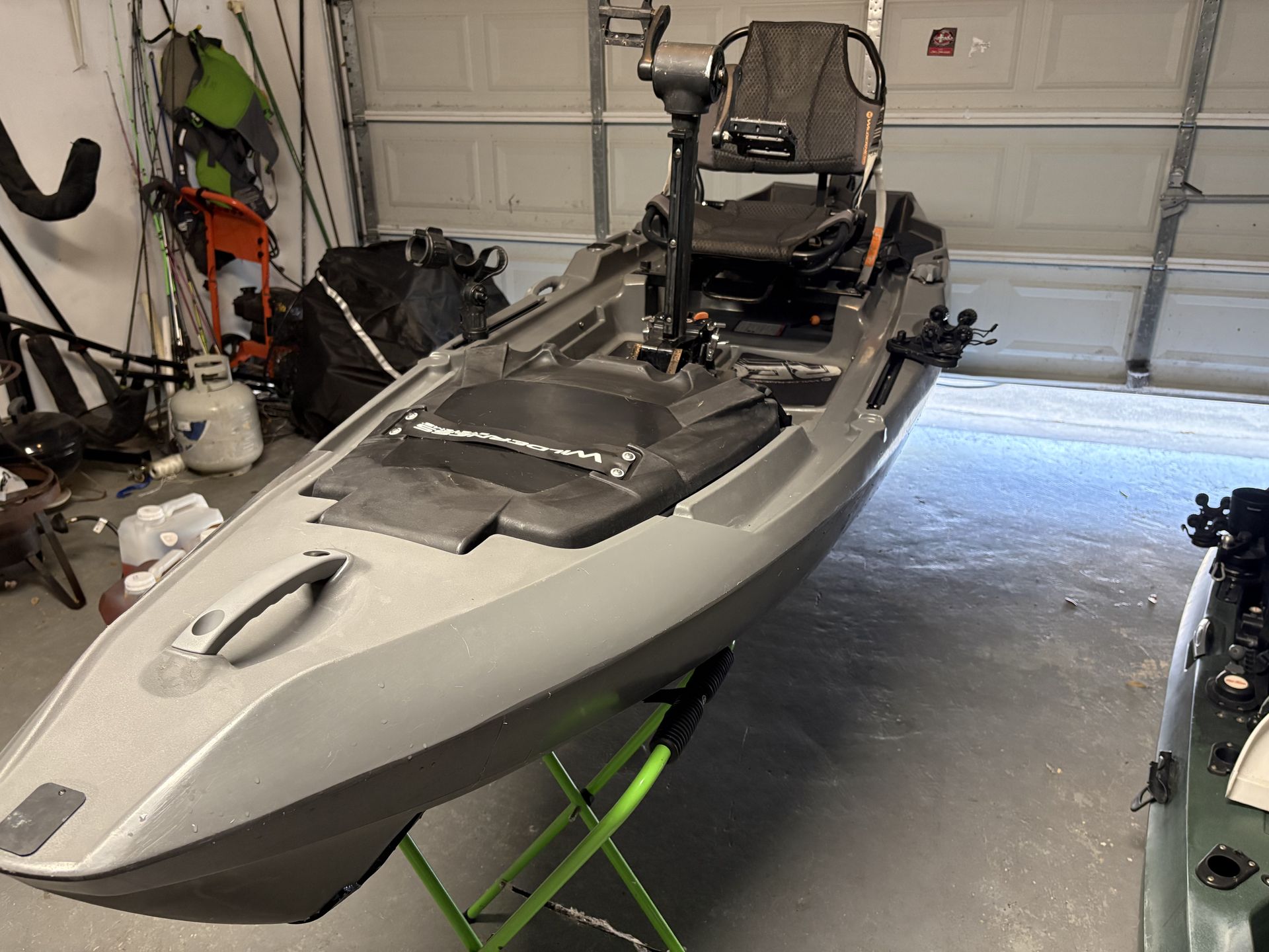 Wilderness Systems Recon 120 HD Fishing Kayak with AirPro ACES Seat