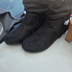 Short Booties St Jonsons Bay Size 7 1/2